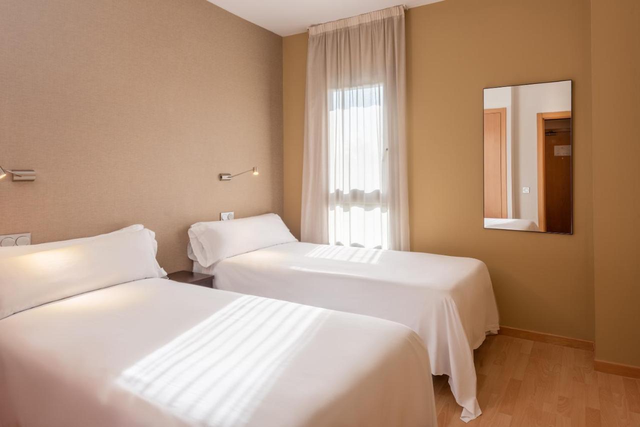 Hotel apartamentowy Airport Suites, Affiliated By Melia 2*